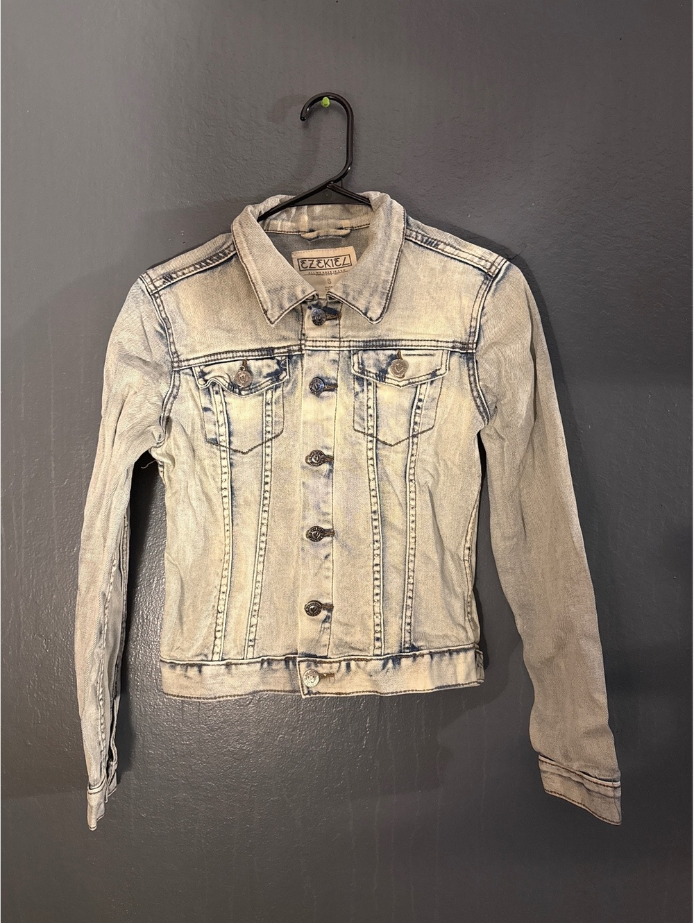 Ezekiel Women's Light Washed Denim Jacket Size Small